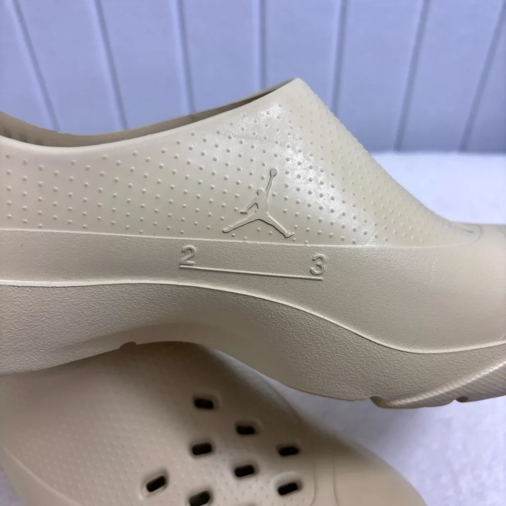 Jordan System.23 Team‎ Gold Men’s Slip On Shoes  Sandals  size 10